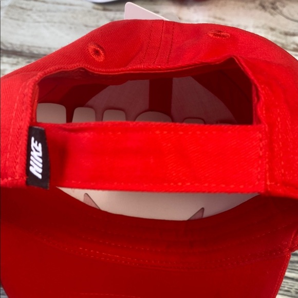 Nike Unisex Kids' Red Cap with White Logo Sz (Child 4-6) - Picture 5 of 6